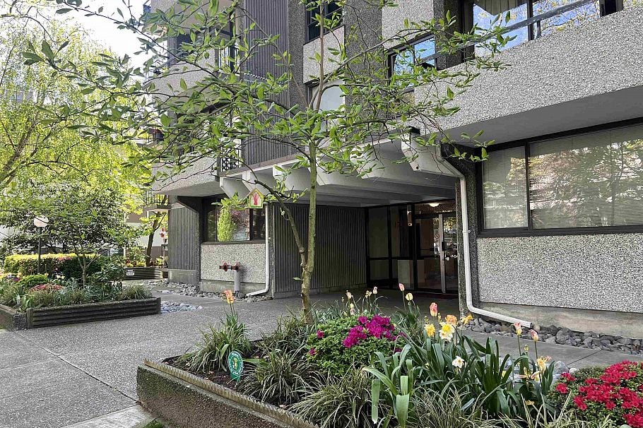 801 1720 Barclay Street Vancouver, BC - 2