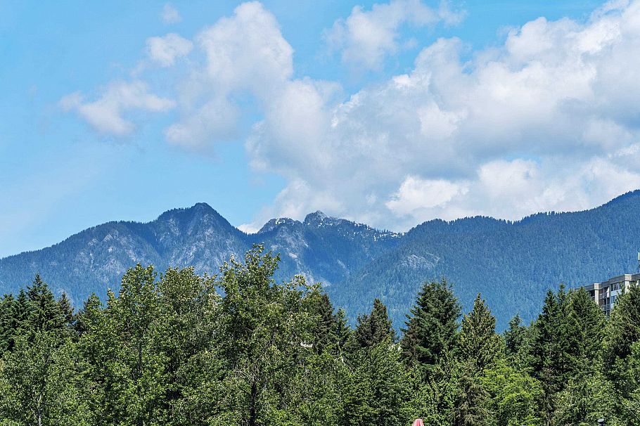 237 2060 Curling Road North Vancouver, BC - 33