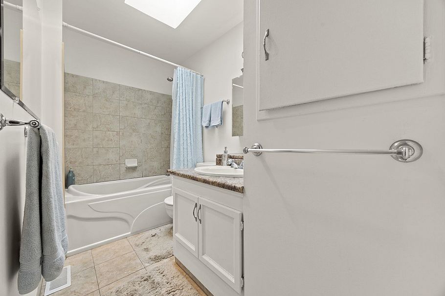 1350 Berkley Road North Vancouver, BC - 23