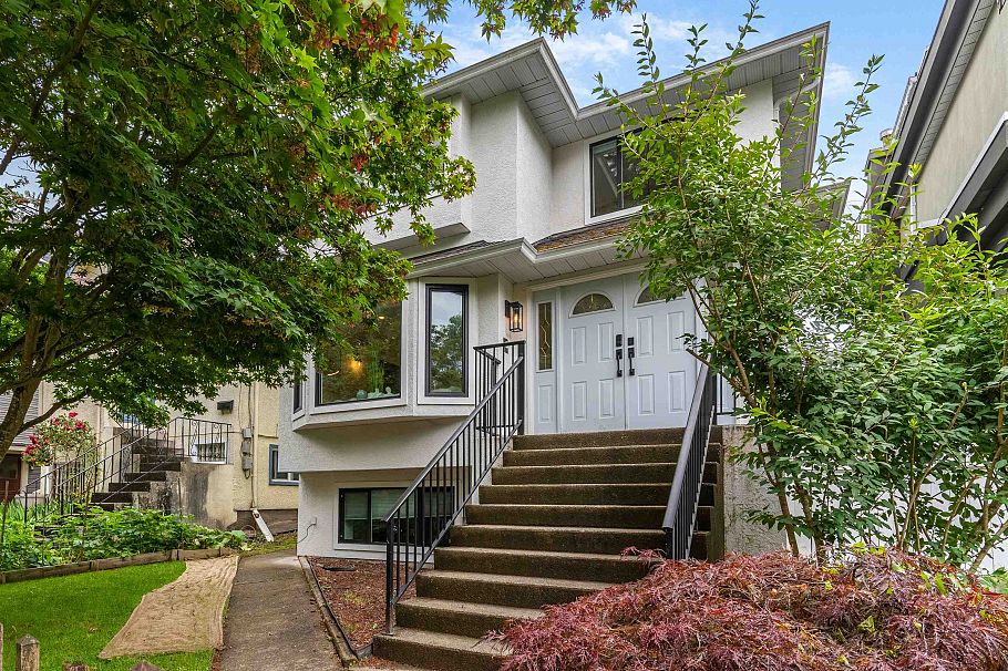 4588 James Street Vancouver, BC - 1