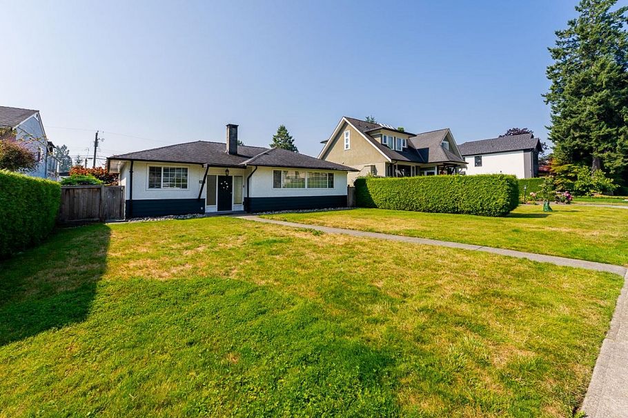 333 E 21 Street North Vancouver, BC - 37