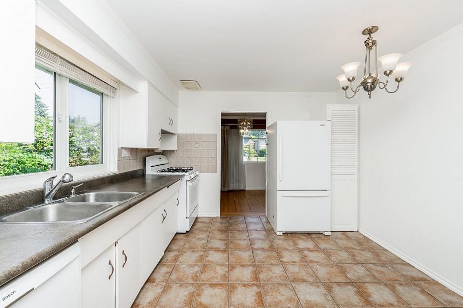 333 E 21 Street North Vancouver, BC - 18