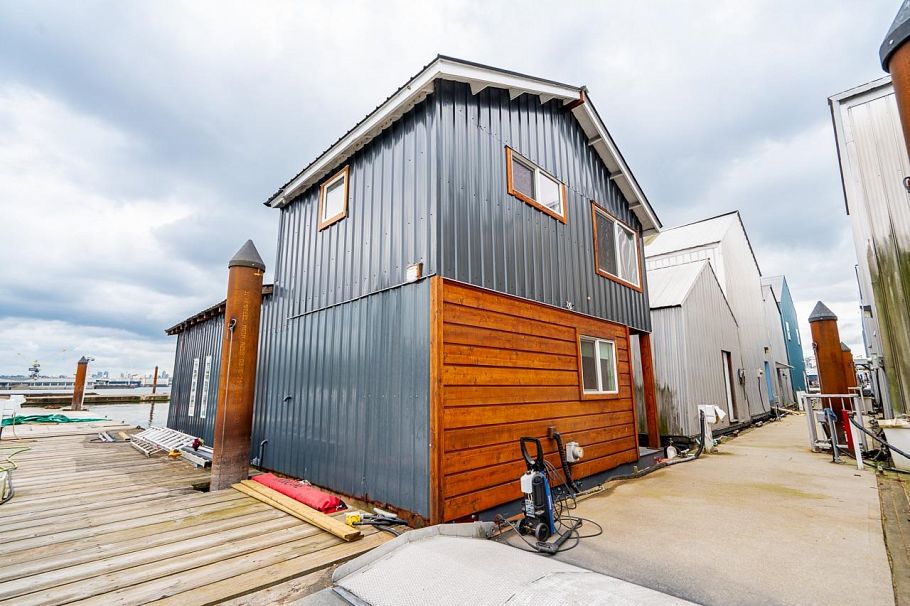 A24 415 Esplanade North Vancouver, BC - 13