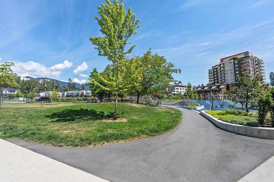 237 2060 Curling Road North Vancouver, BC - 35