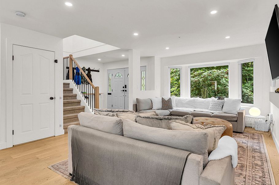 4588 James Street Vancouver, BC - 3
