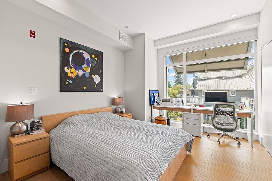 202 1591 Bowser Avenue North Vancouver, BC - 11