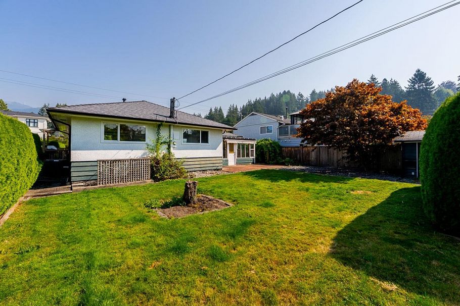 333 E 21 Street North Vancouver, BC - 27