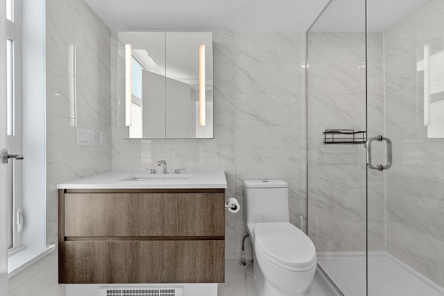 237 2060 Curling Road North Vancouver, BC - 25