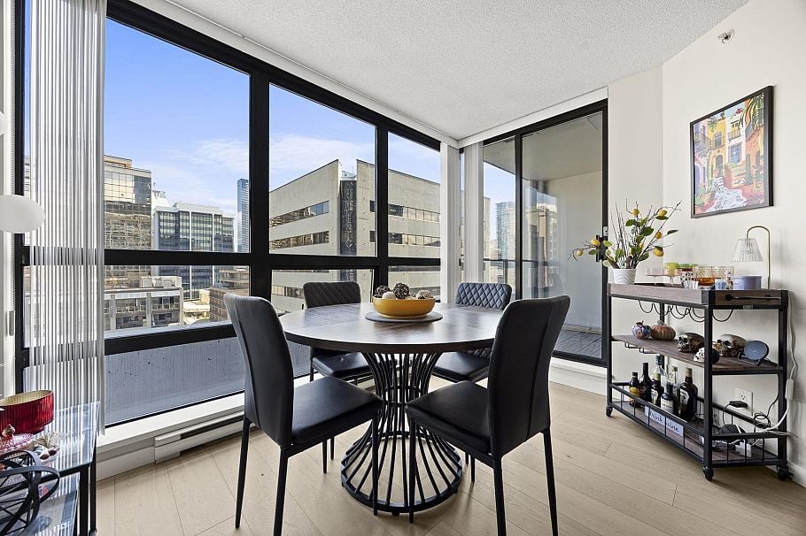 1321 938 SMITHE STREET, Vancouver BC V6Z 3H8 Vancouver, BC - 15