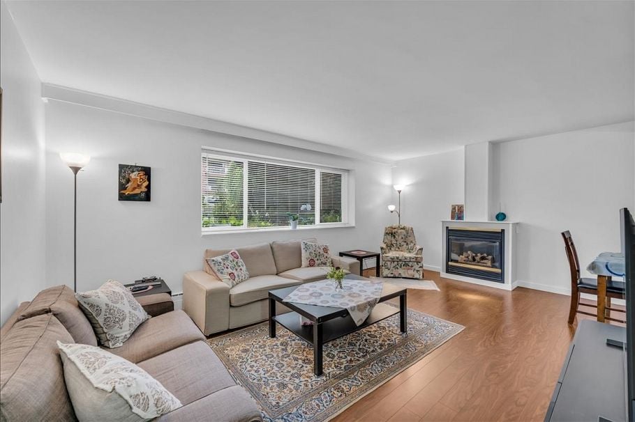 1 1420 Chesterfield Avenue North Vancouver, BC - 3