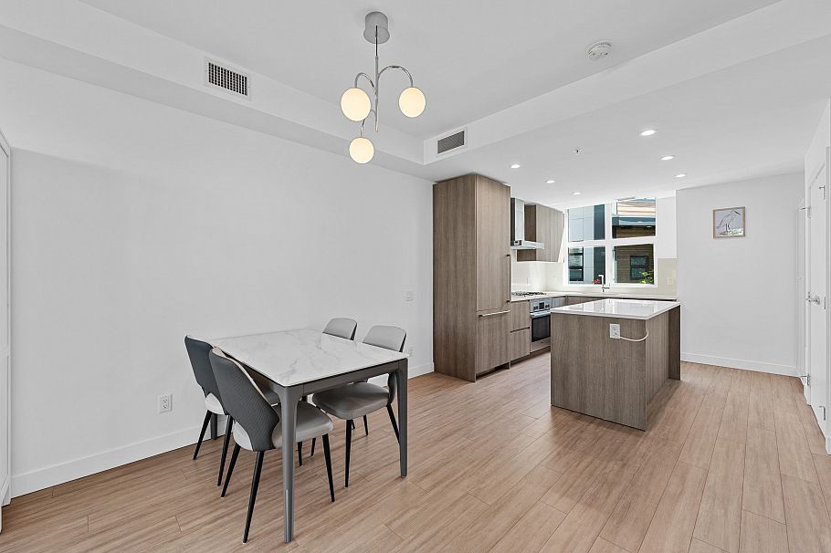 237 2060 Curling Road North Vancouver, BC - 15
