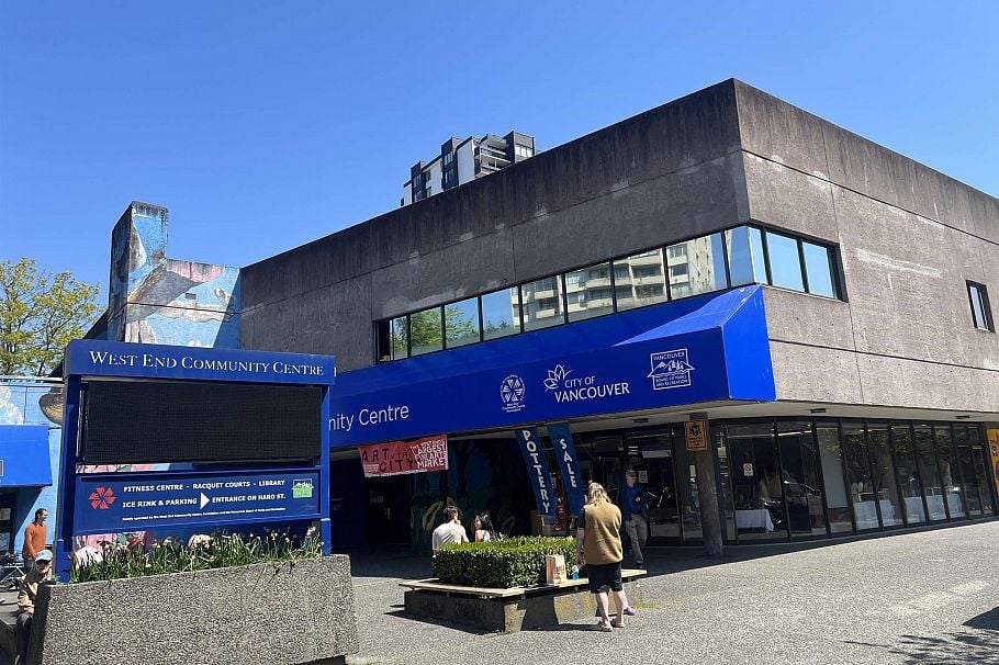 801 1720 Barclay Street Vancouver, BC - 4