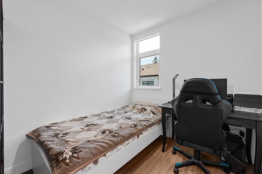 237 2060 Curling Road North Vancouver, BC - 24