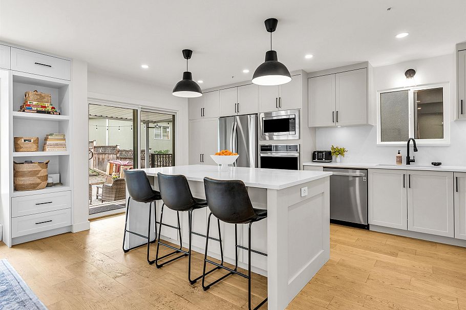 4588 James Street Vancouver, BC - 9
