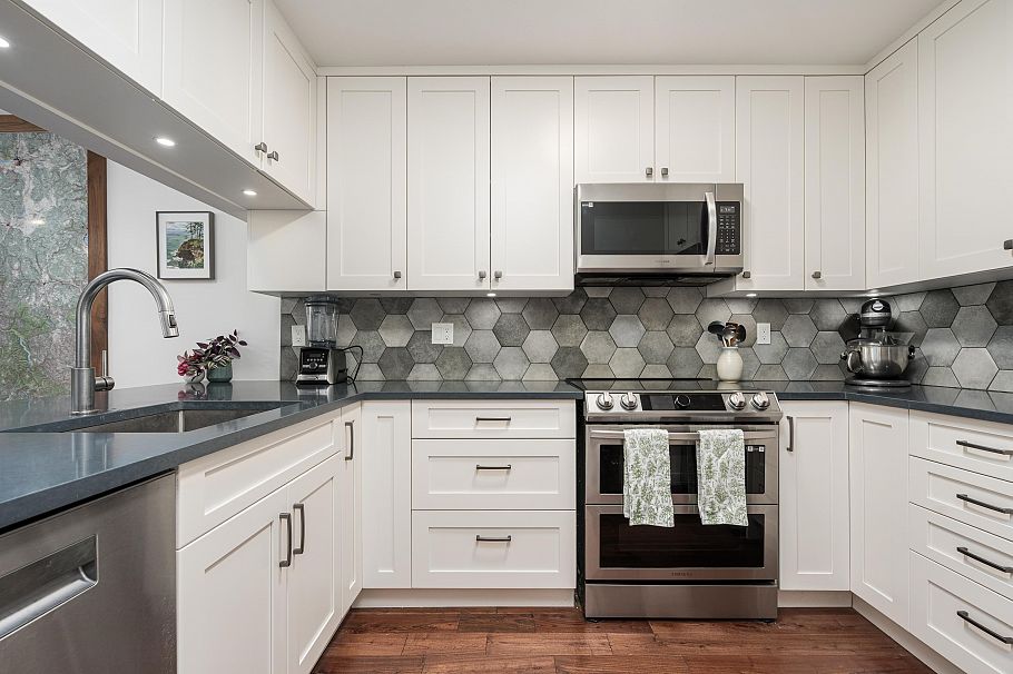 208 655 W 13th Avenue Vancouver, BC - 11