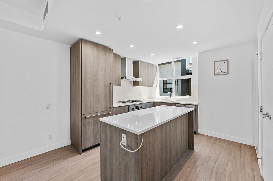 237 2060 Curling Road North Vancouver, BC - 4