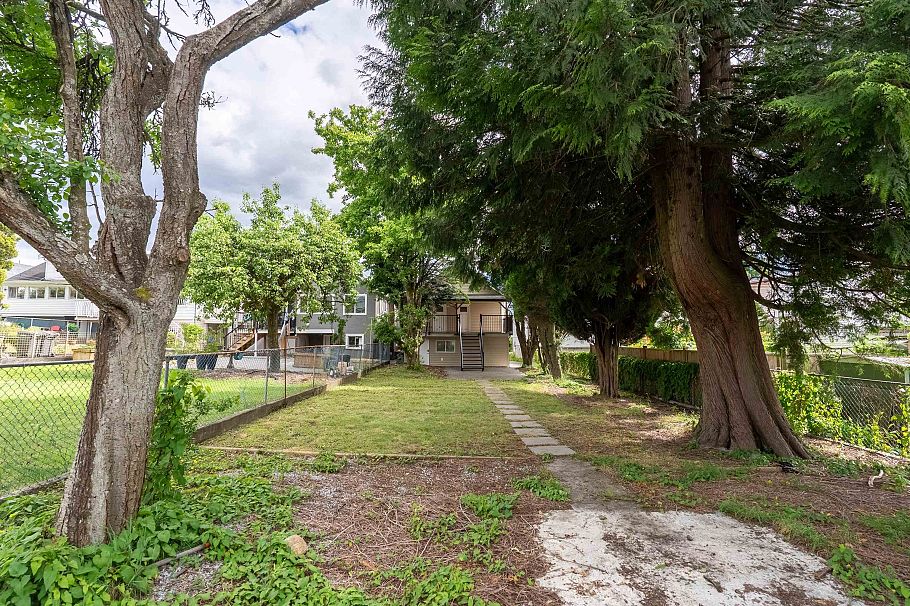 2617 Turner Street Vancouver, BC - 29