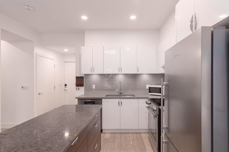 404 2666 Duke Street Vancouver, BC - 7