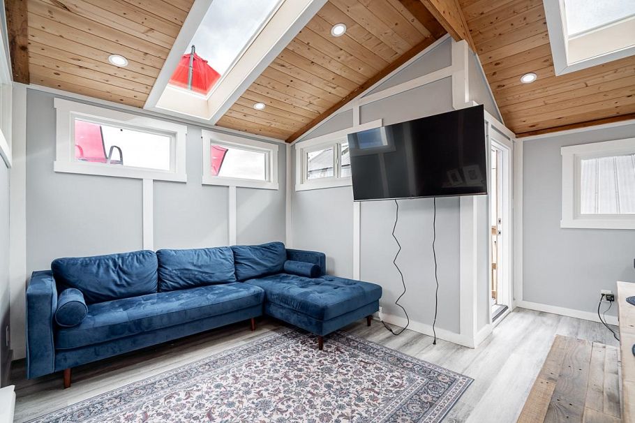 A24 415 Esplanade North Vancouver, BC - 7