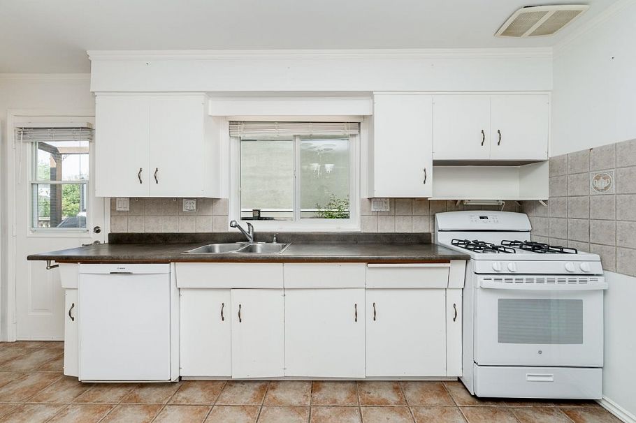 333 E 21 Street North Vancouver, BC - 19