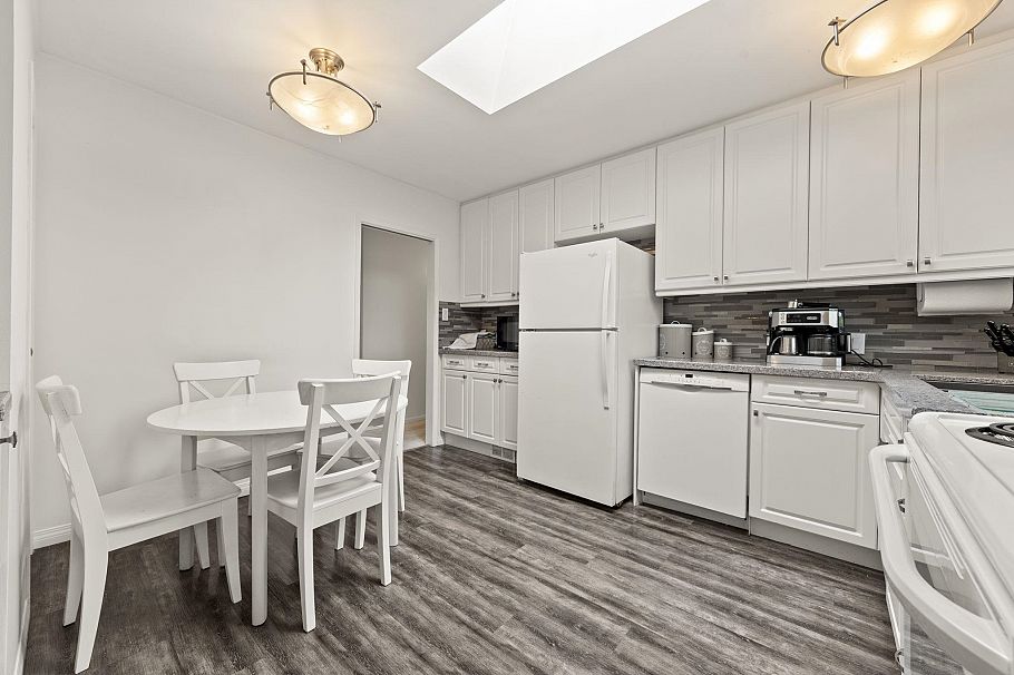 1350 Berkley Road North Vancouver, BC - 22