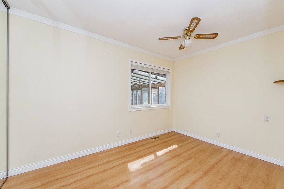 333 E 21 Street North Vancouver, BC - 11