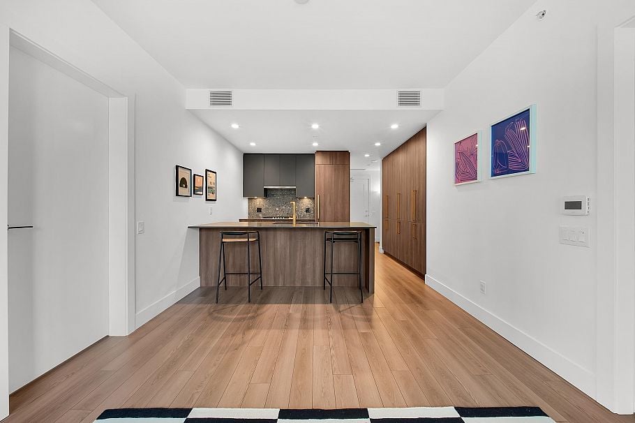 404 2375 Emery Court North Vancouver, BC - 8