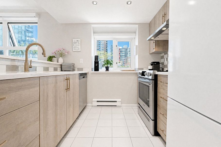 B901 1331 Homer Street Vancouver, BC - 11