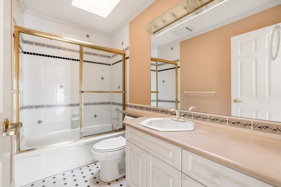1456 W 47th Avenue Vancouver, BC - 21