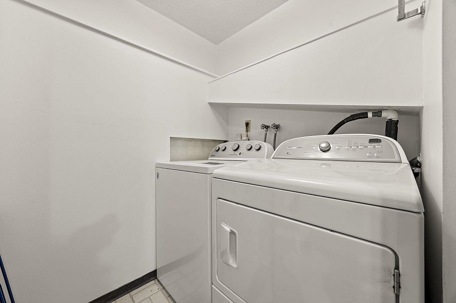 1350 Berkley Road North Vancouver, BC - 36