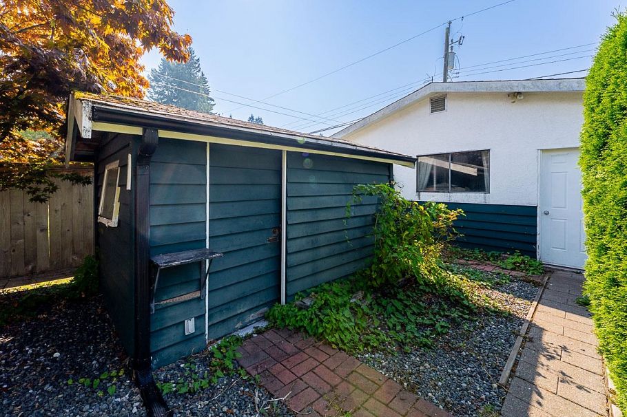 333 E 21 Street North Vancouver, BC - 33