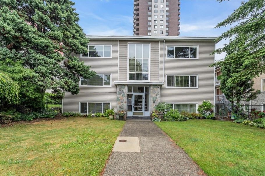 1 1420 Chesterfield Avenue North Vancouver, BC - 1