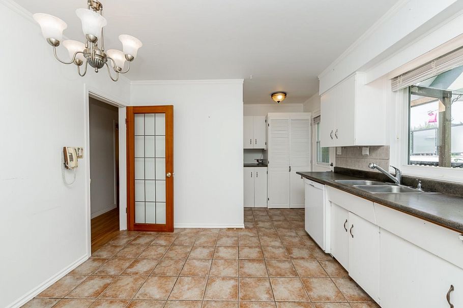 333 E 21 Street North Vancouver, BC - 20