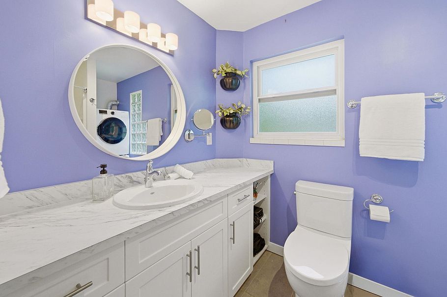 1611 Lynn Valley Road North Vancouver, BC - 19