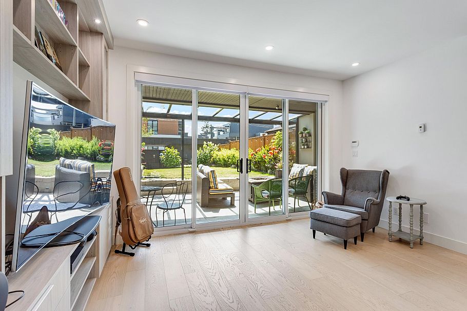 609 E 4th Street North Vancouver, BC - 27