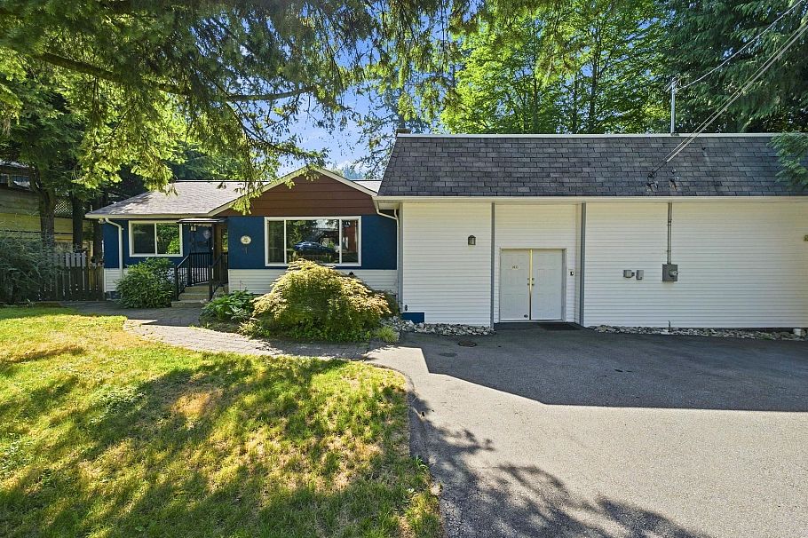 1611 Lynn Valley Road North Vancouver, BC - 3