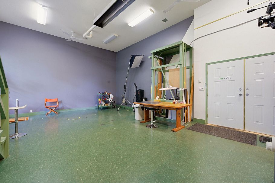 1611 Lynn Valley Road North Vancouver, BC - 21