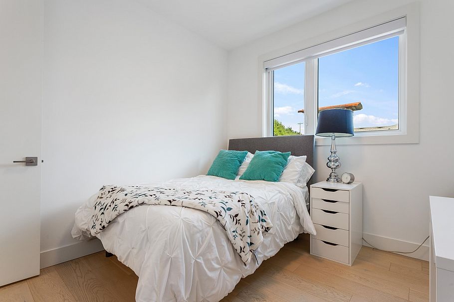 609 E 4th Street North Vancouver, BC - 22