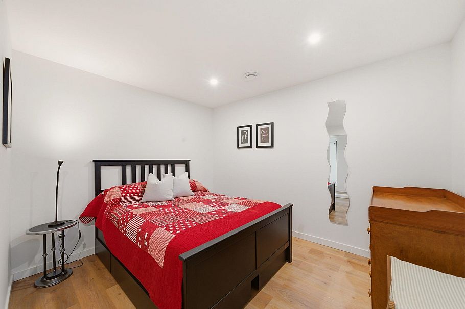 1611 Lynn Valley Road North Vancouver, BC - 33