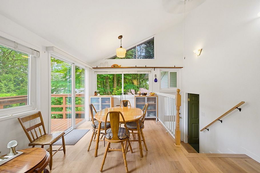 1611 Lynn Valley Road North Vancouver, BC - 15