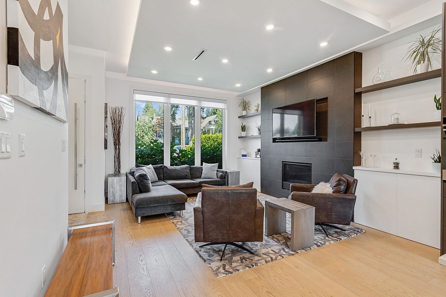 609 E 4th Street North Vancouver, BC - 3