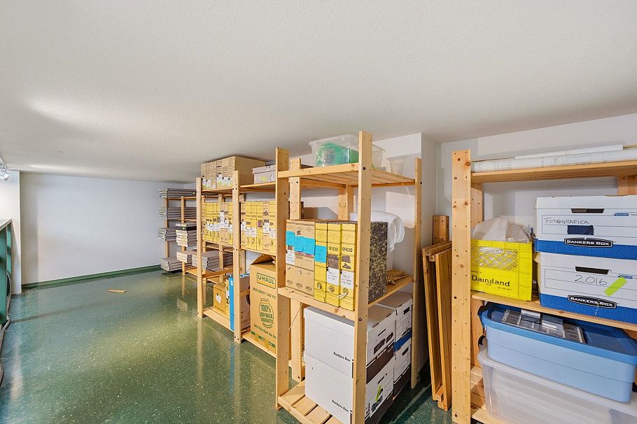 1611 Lynn Valley Road North Vancouver, BC - 27