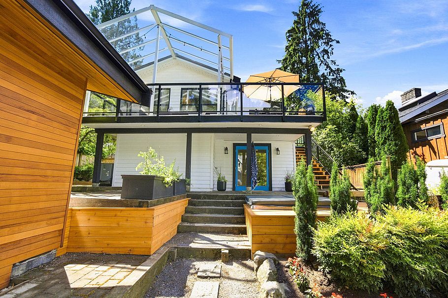 1942 Banbury Road North Vancouver, BC - 1