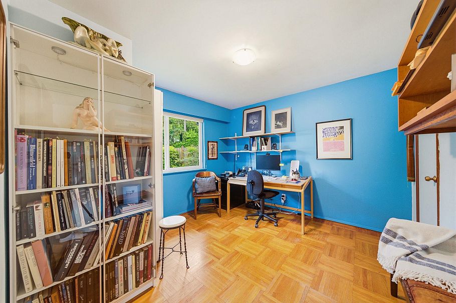 1611 Lynn Valley Road North Vancouver, BC - 4
