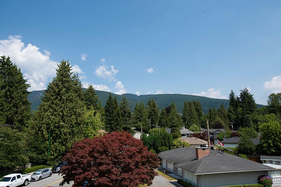 3181 Canfield Crescent North Vancouver, BC - 30
