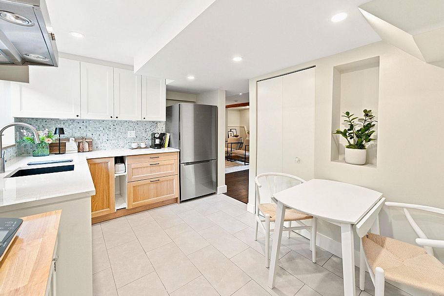 1942 Banbury Road North Vancouver, BC - 24