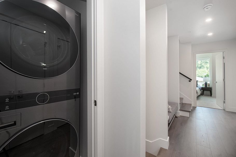 3181 Canfield Crescent North Vancouver, BC - 21