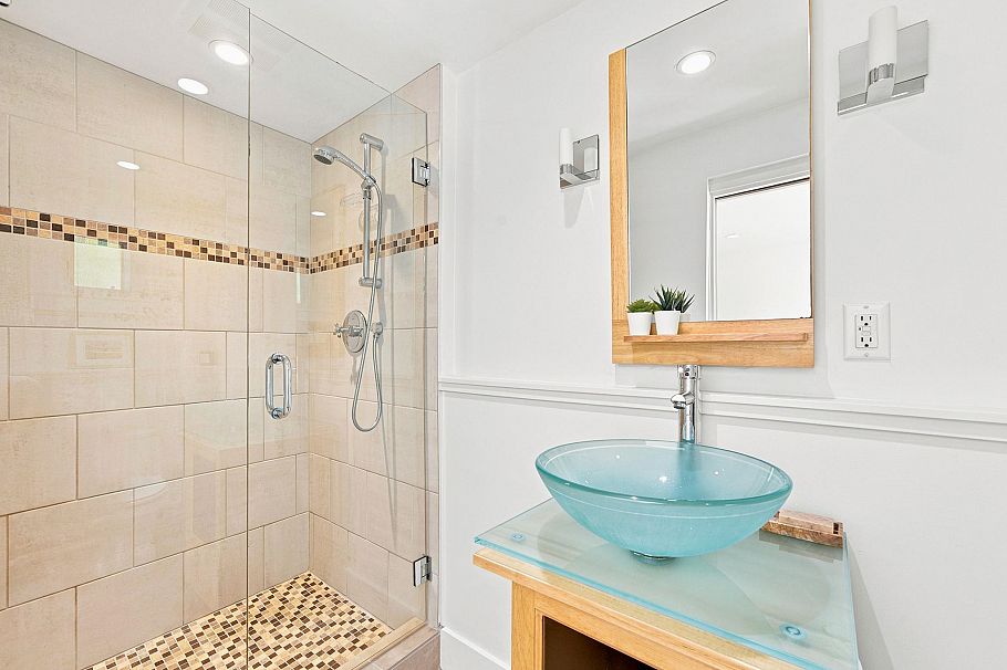 1942 Banbury Road North Vancouver, BC - 21