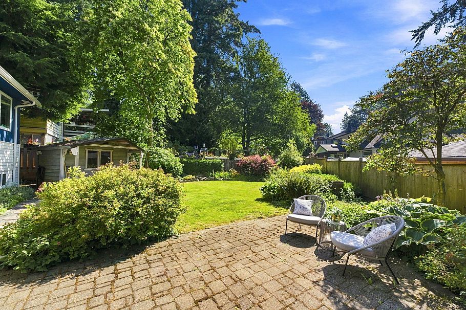 1611 Lynn Valley Road North Vancouver, BC - 36