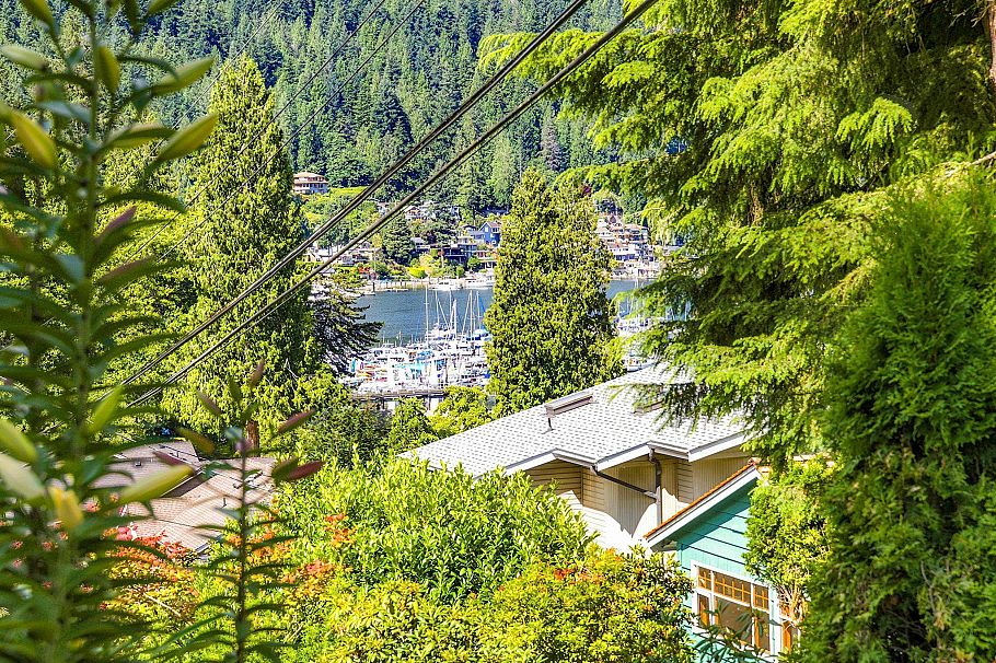 1942 Banbury Road North Vancouver, BC - 4